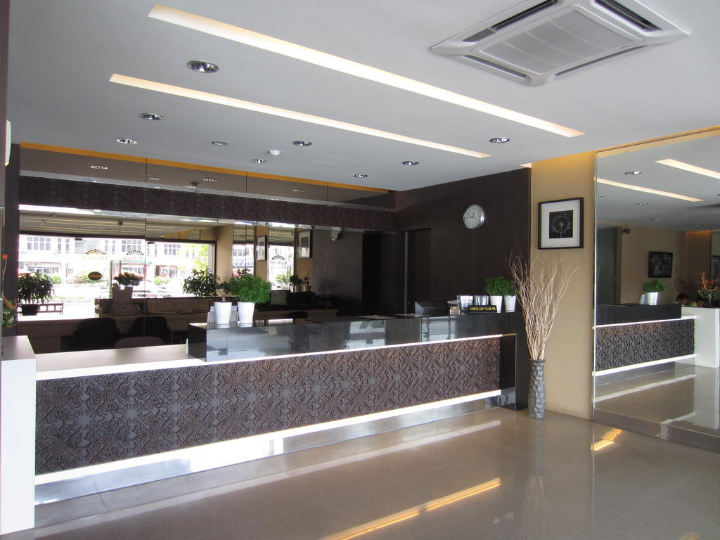 Radiant Hotel Sitiawan Eksteriør bilde