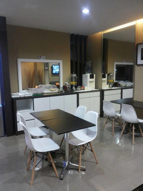 Radiant Hotel Sitiawan Eksteriør bilde